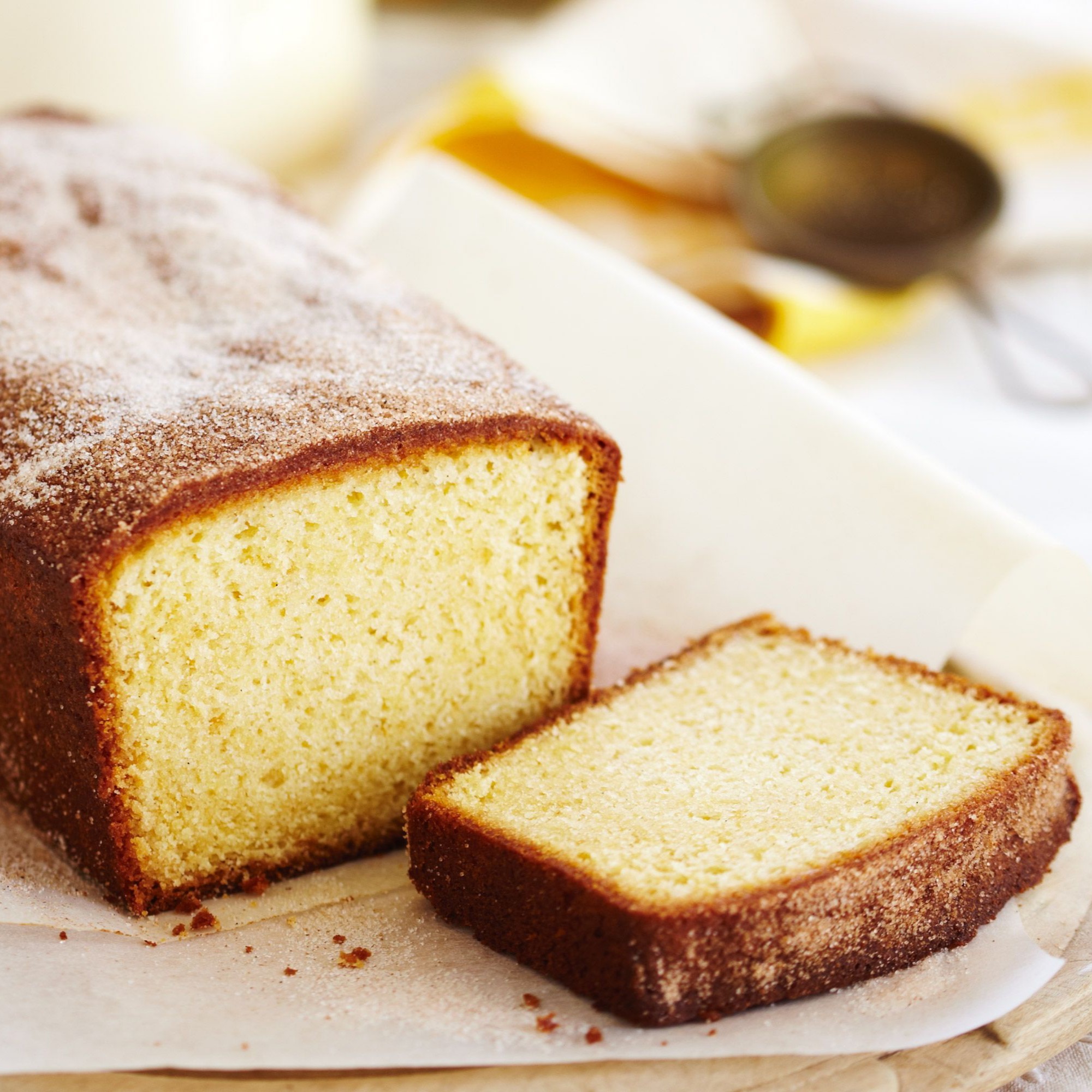 vanilla tea cake with cinnamon